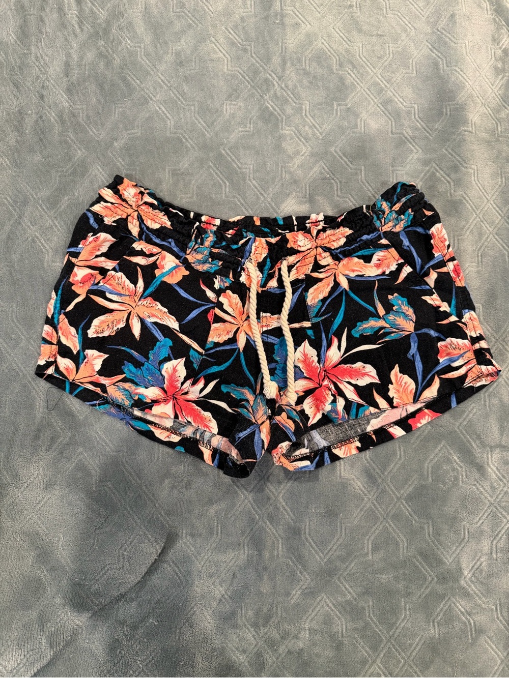 Roxy Black Floral Drawstring Athletic Shorts - Picture 3 of 6